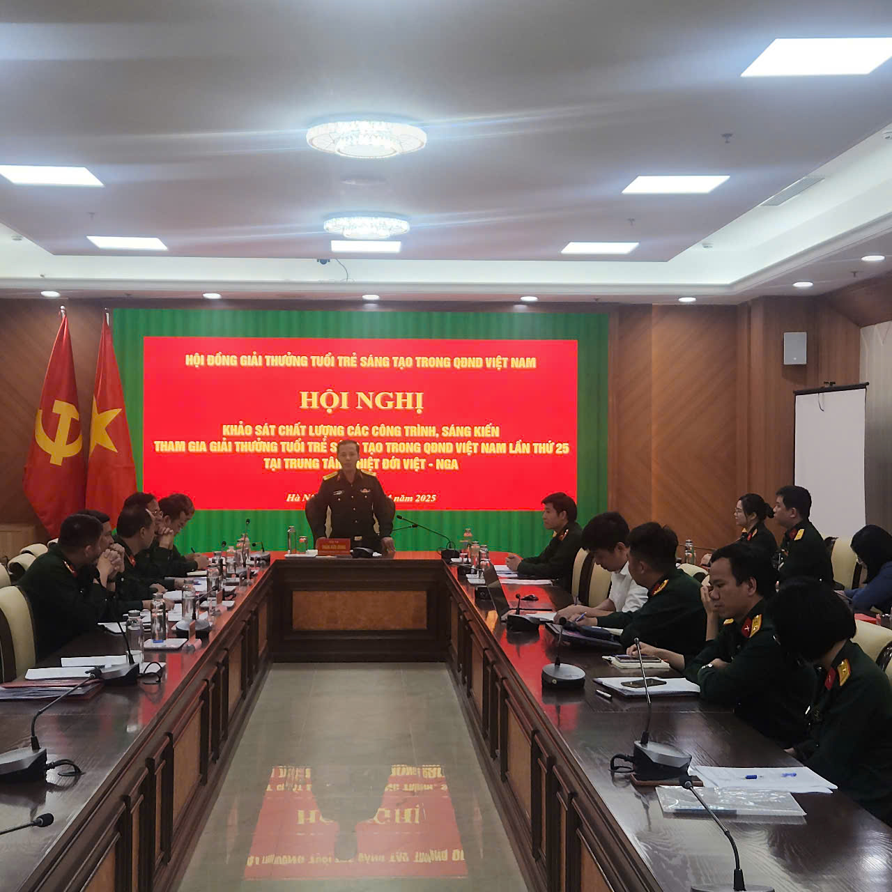 Hội đồng Giải thưởng Tuổi trẻ sáng tạo trong Quân đội khảo sát tại Trung tâm Nhiệt đới Việt - Nga